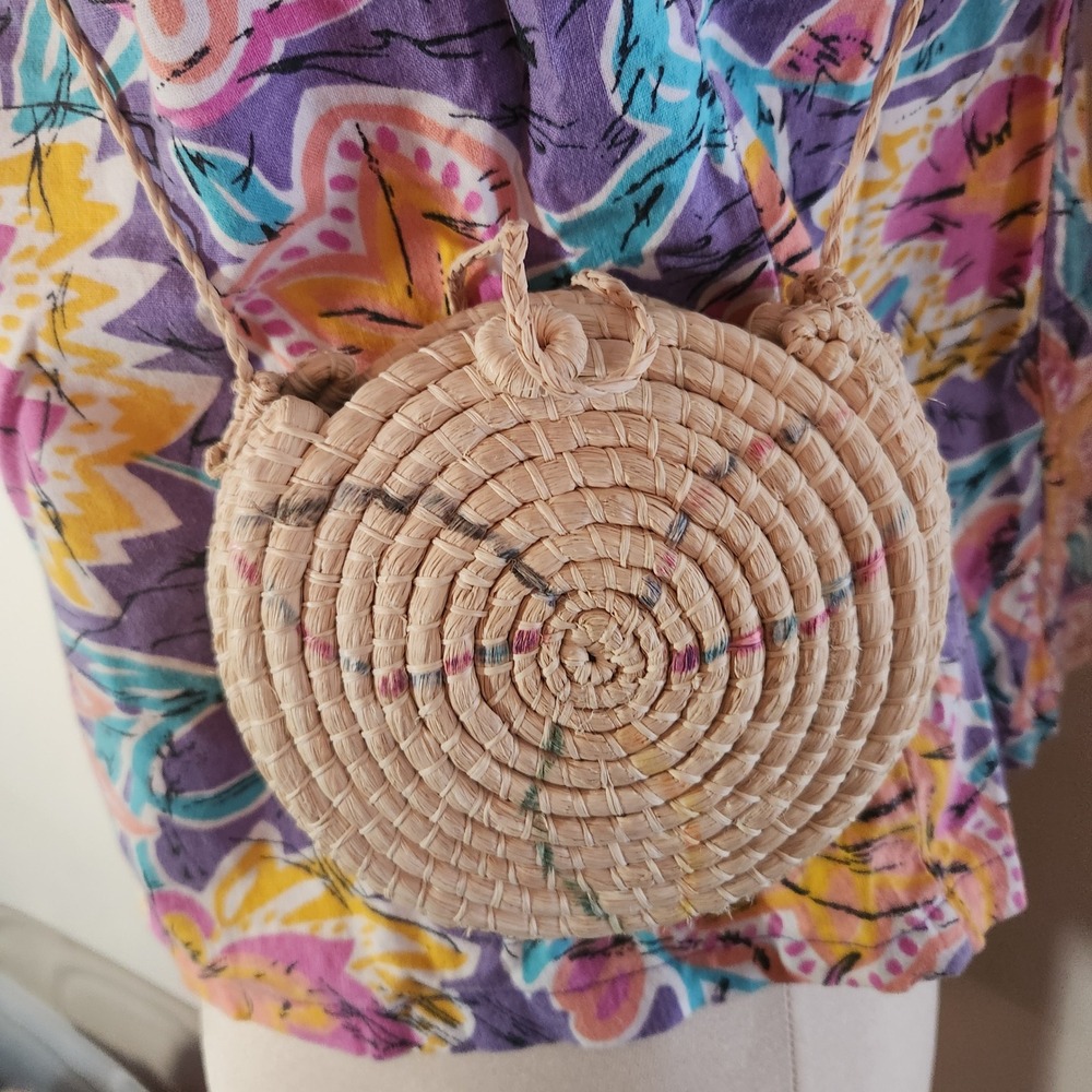 Round‎ Woven Straw Crossbody Bag Colorful Accents Rope Strap Small Circle Purse